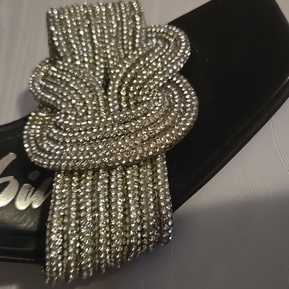 Cape Robbin Black Heels with Silver Embellishments - Picture 4 of 5